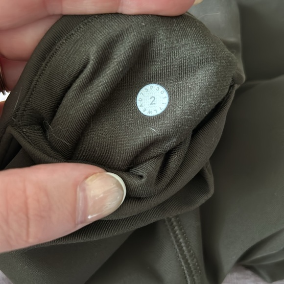 Lululemon Revitalize Crop - Picture 7 of 7